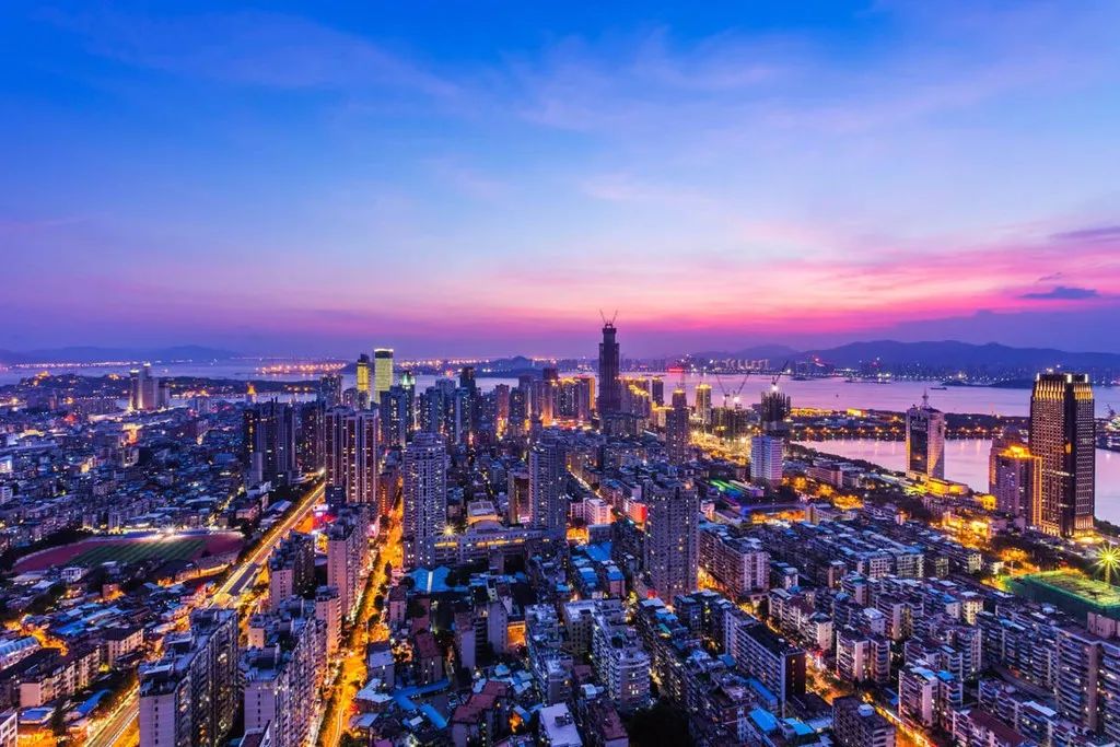 福建致敬，领导与同胞的深情汇聚